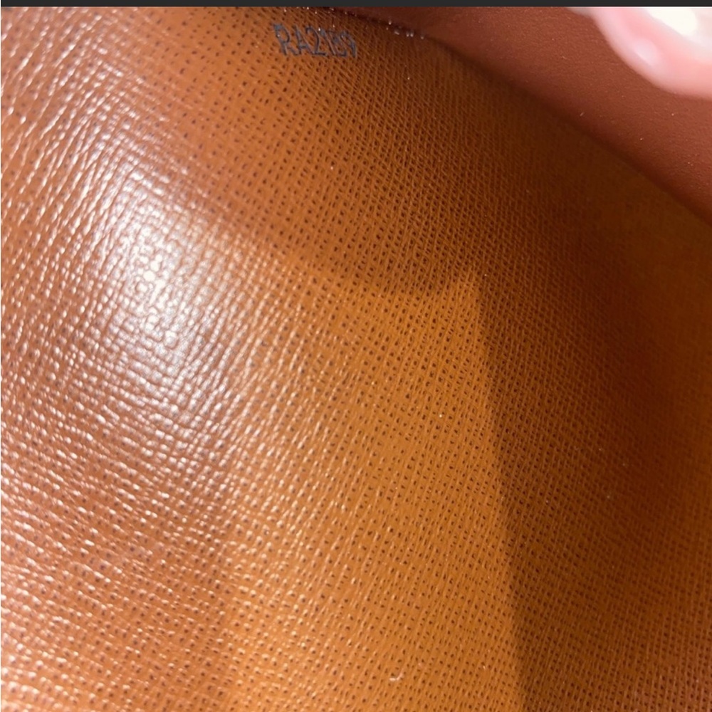Louis Vuitton Desk Agenda - Picture 12 of 14